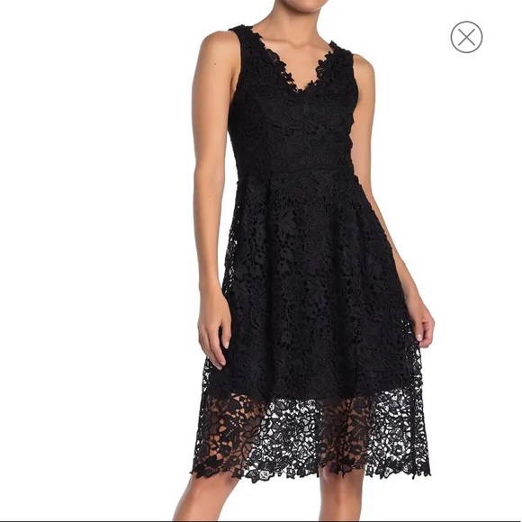 NWT Astr V-Neck Lace Fit & Flare navy blue Dress - Picture 2 of 9